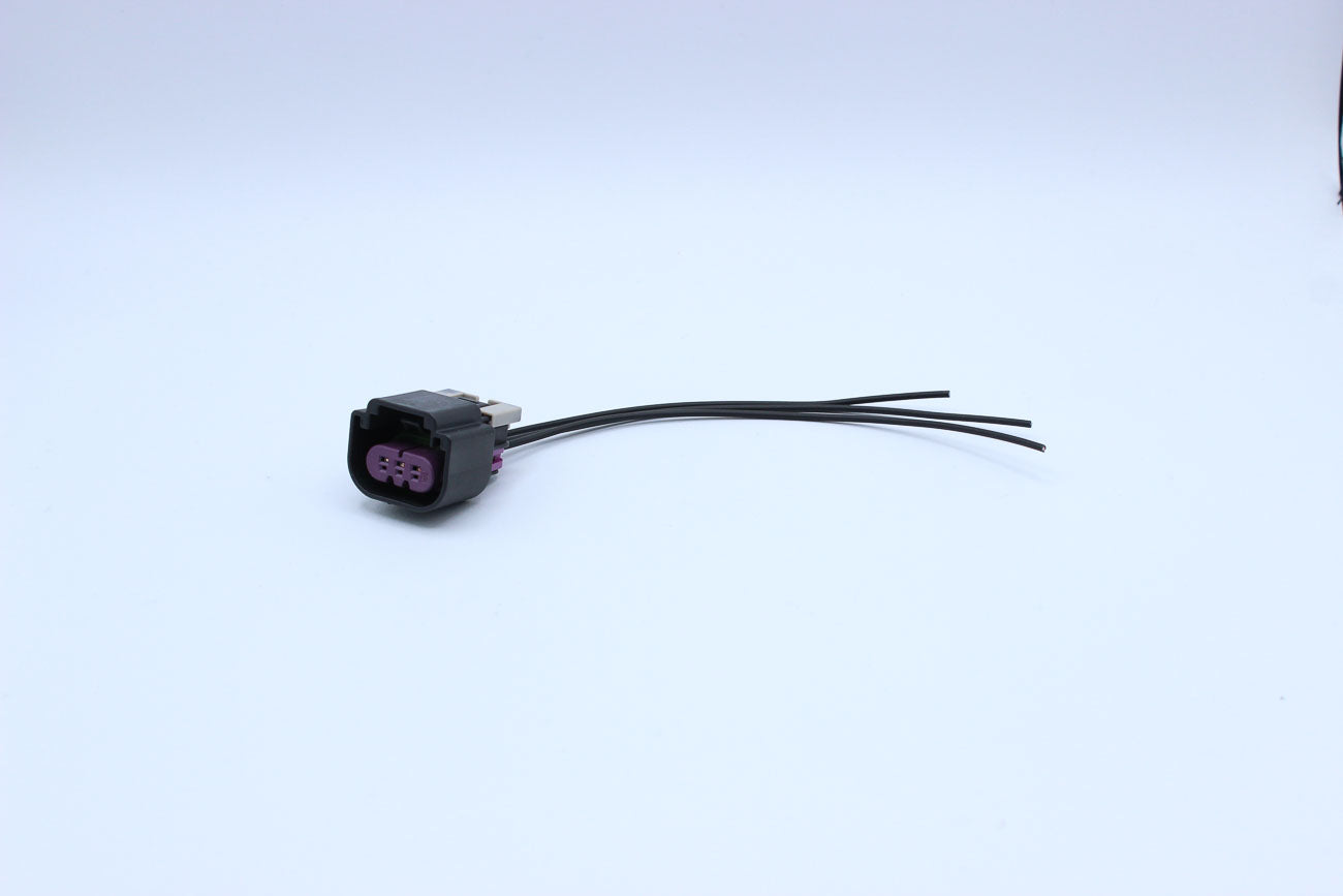 Delphi Female GT150 Black Code 3 - 3 Terminal in Style: Connector Only. Delphi GT150 in Black. These connectors are typically found in OEM applications and are available as a connector only or as a flying lead. An extra terminal is included with every con