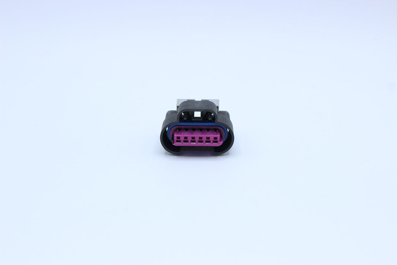 Delphi Female GT150 Black Shrouded - 6 Terminal in Style: Flying Lead. Delphi GT150 in Black. These connectors are typically found in OEM applications and are available as a connector only or as a flying lead. An extra terminal is included with every conn