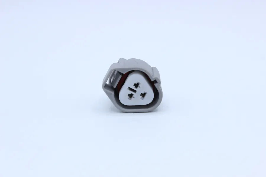 Sumitomo Female TS Gray Triangle - 3 Terminal in Style: Flying Lead. Sumitomo TS in Gray. These connectors are typically found in OEM applications and are available as a connector only or as a flying lead. An extra terminal is included with every connecto