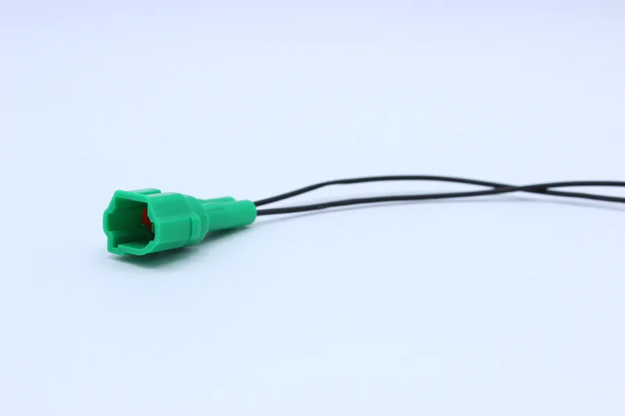 Sumitomo Male MT Green - 2 Terminal in Style: Flying Lead. Sumitomo MT in Green. These connectors are typically found in OEM applications and are available as a connector only or as a flying lead. An extra terminal is included with every connector, becaus