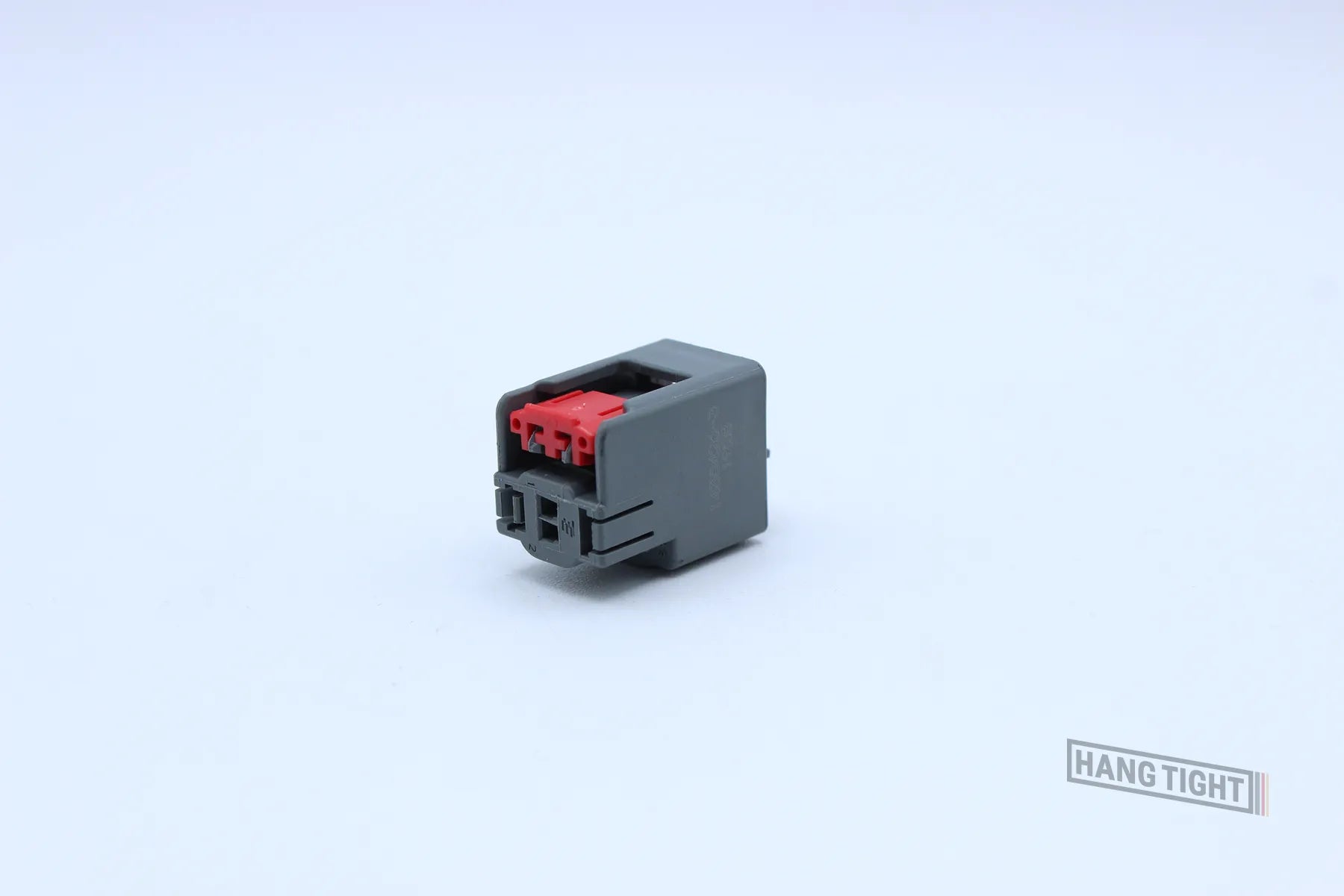 TE Female AMP 0.64 Gray Horizontal lock tab layout - 2 Terminal in Style: Flying Lead. TE AMP 0.64 in Gray. These connectors are typically found in OEM applications and are available as a connector only or as a flying lead. An extra terminal is included w