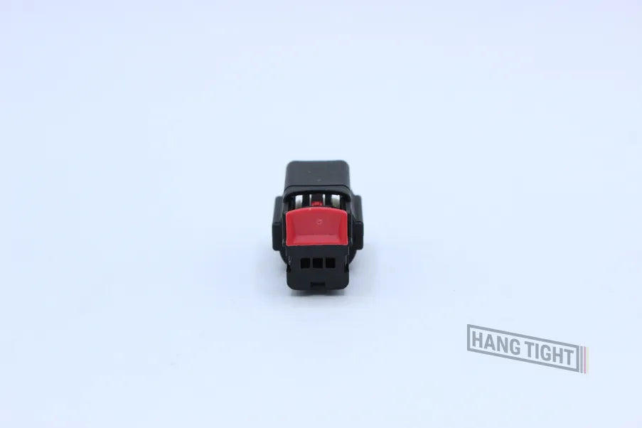 Molex Female MX64 Black Code D - 3 Terminal in Style: Flying Lead. Molex MX64 in Black. These connectors are typically found in OEM applications and are available as a connector only or as a flying lead. An extra terminal is included with every connector,