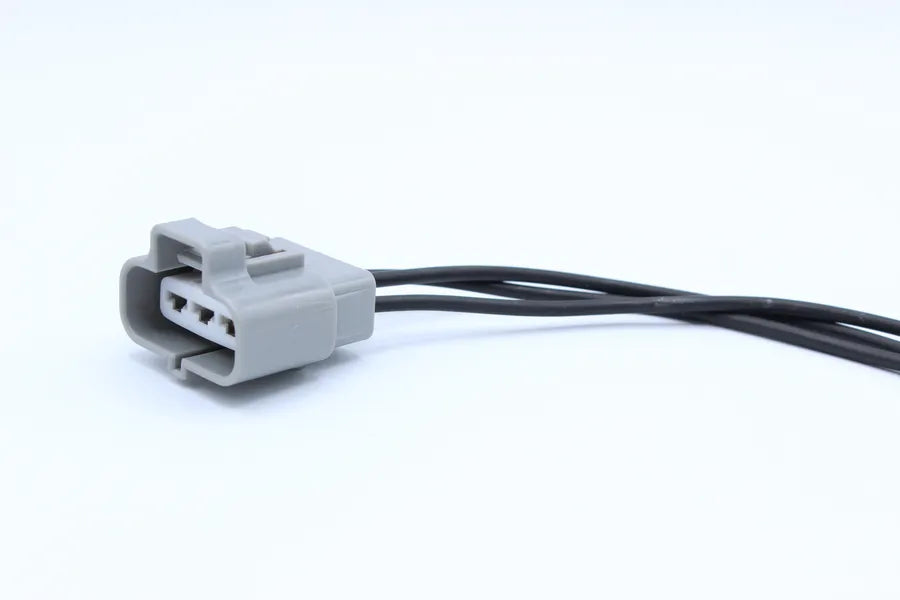 Sumitomo Female TS Gray tab width 4.8 - 3 Terminal in Style: Connector Only. Sumitomo TS in Gray. These connectors are typically found in OEM applications and are available as a connector only or as a flying lead. An extra terminal is included with every