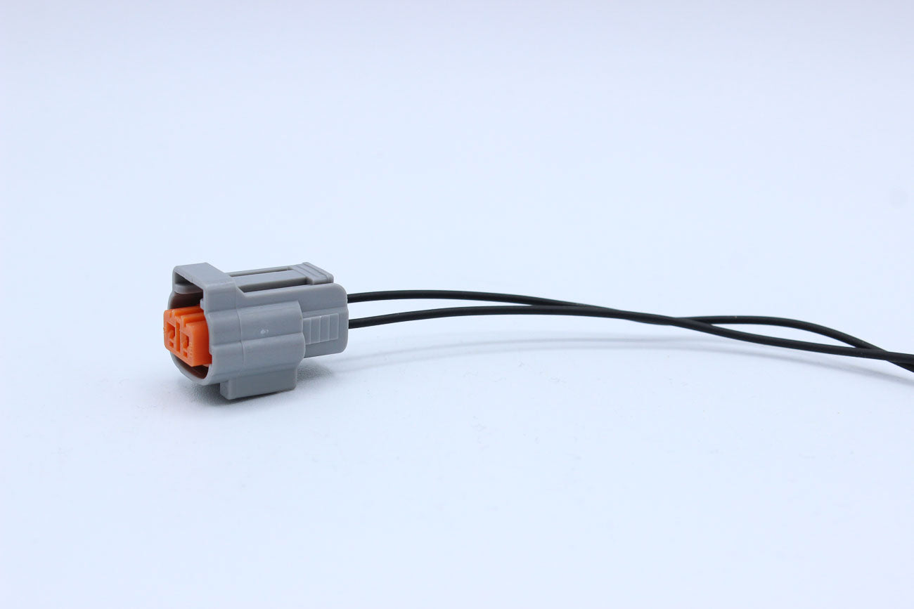 Sumitomo Female DL Light Grey - 2 Terminal in Style: Connector Only. Sumitomo DL in Light Grey. These connectors are typically found in OEM applications and are available as a connector only or as a flying lead. An extra terminal is included with every co