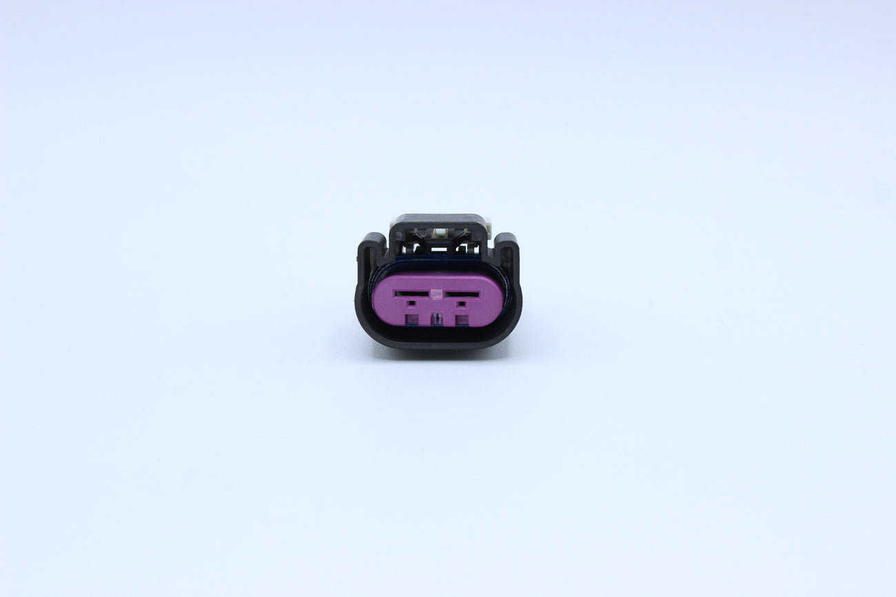 Delphi Female GT630 Black - 2 Terminal in Style: Flying Lead. Delphi GT630 in Black. These connectors are typically found in OEM applications and are available as a connector only or as a flying lead. An extra terminal is included with every connector, be