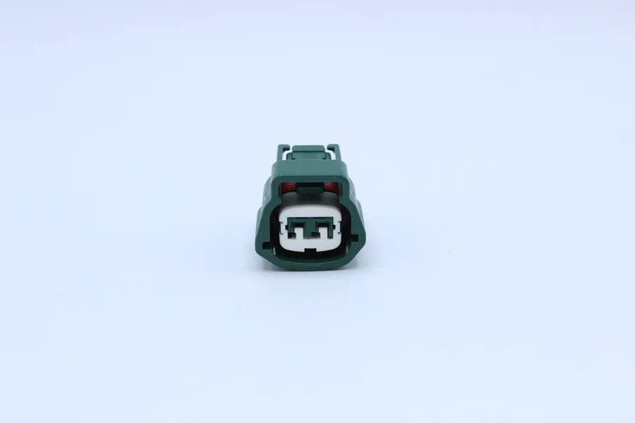 Sumitomo Female RS type E Green - 2 Terminal in Style: Connector Only. Sumitomo RS type E in Green. These connectors are typically found in OEM applications and are available as a connector only or as a flying lead. An extra terminal is included with ever