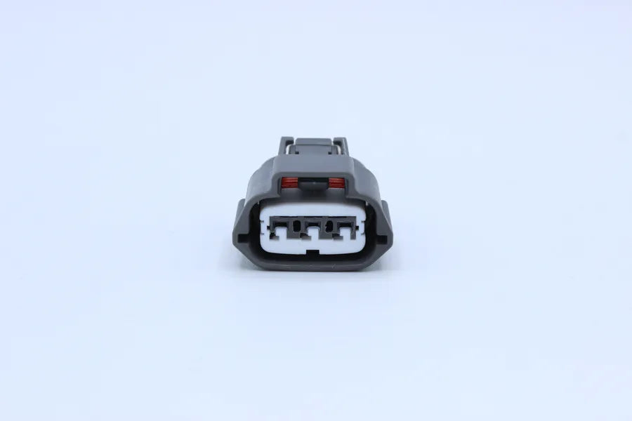 Sumitomo Female RS type E Grey - 3 Terminal in Style: Flying Lead. Sumitomo RS type E in Grey. These connectors are typically found in OEM applications and are available as a connector only or as a flying lead. An extra terminal is included with every con