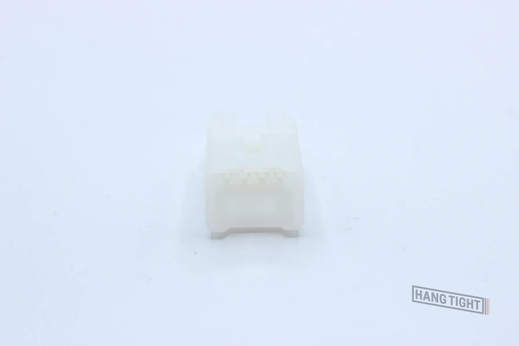 Yazaki Male 090 II Clear - 6 Terminal in Style: Connector Only. Yazaki 090 II in Clear. These connectors are typically found in OEM applications and are available as a connector only or as a flying lead. An extra terminal is included with every connector,