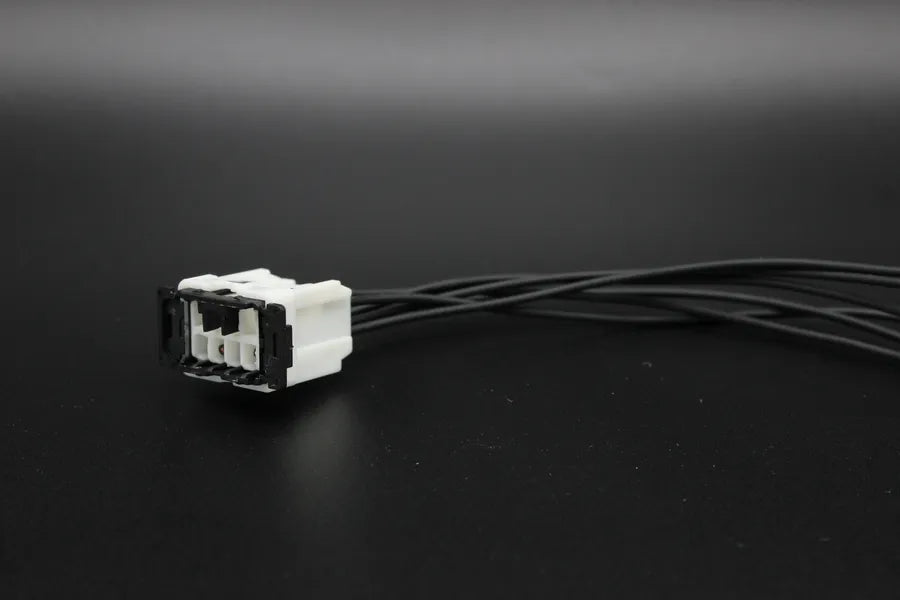 Sumitomo Female 91 White - 6 Terminal in Style: Connector Only. Sumitomo 91 in White. These connectors are typically found in OEM applications and are available as a connector only or as a flying lead. An extra terminal is included with every connector, b