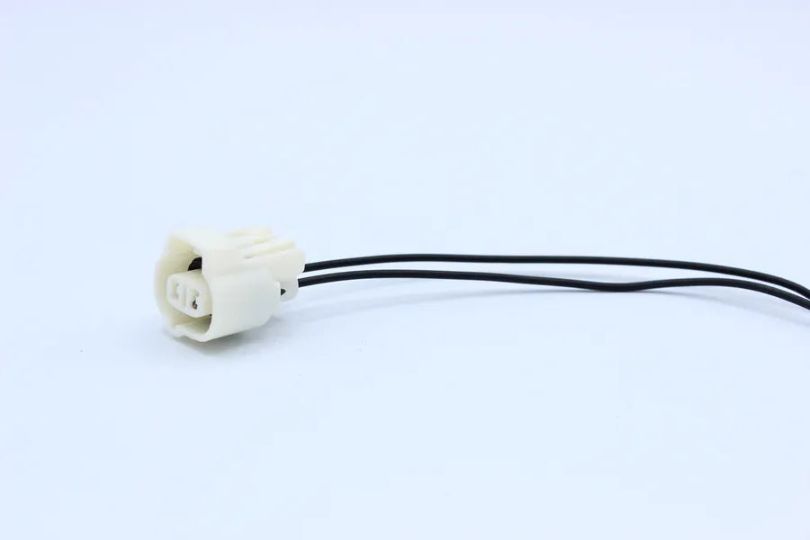 Sumitomo Female TS White - 2 Terminal in Style: Connector Only. Sumitomo TS in White. These connectors are typically found in OEM applications and are available as a connector only or as a flying lead. An extra terminal is included with every connector, b
