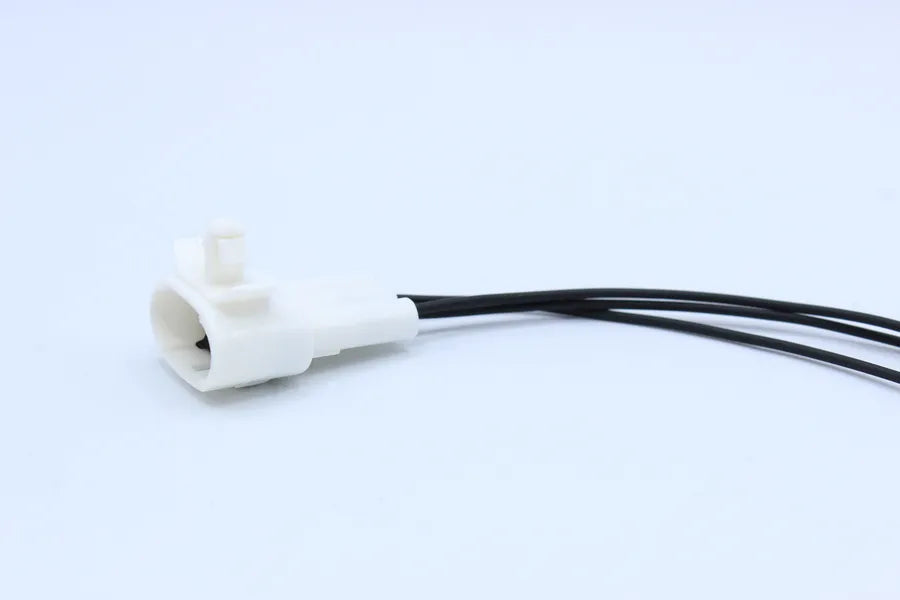 Sumitomo Male MT White - 3 Terminal in Style: Connector Only. Sumitomo MT in White. These connectors are typically found in OEM applications and are available as a connector only or as a flying lead. An extra terminal is included with every connector, bec