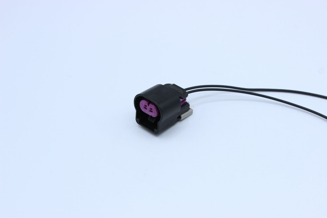 Delphi Female GT150 Black Code 2 - 2 Terminal in Style: Flying Lead. Delphi GT150 in Black. These connectors are typically found in OEM applications and are available as a connector only or as a flying lead. An extra terminal is included with every connec