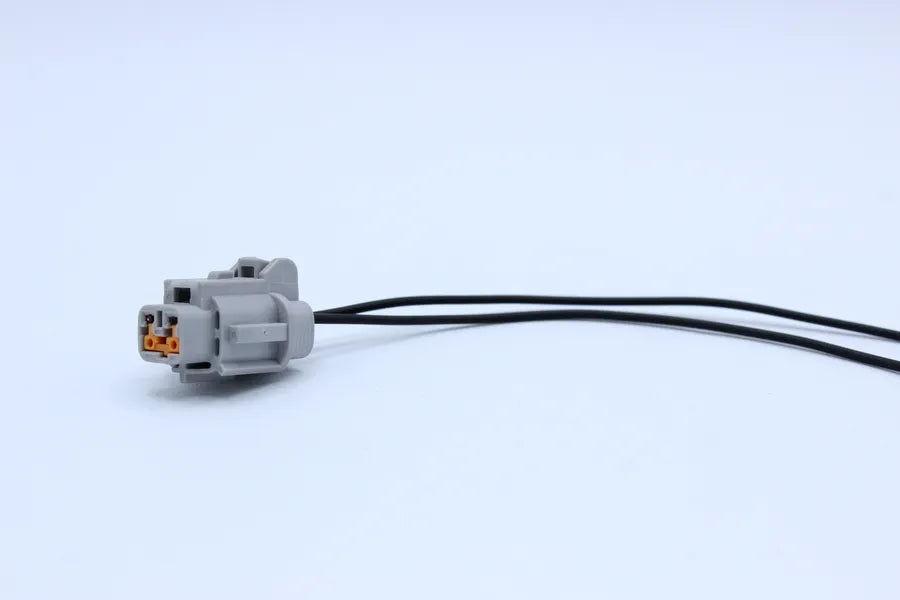 Sumitomo Female RS Gray - 2 Terminal in Style: Flying Lead. Sumitomo RS in Gray. These connectors are typically found in OEM applications and are available as a connector only or as a flying lead. An extra terminal is included with every connector, becaus