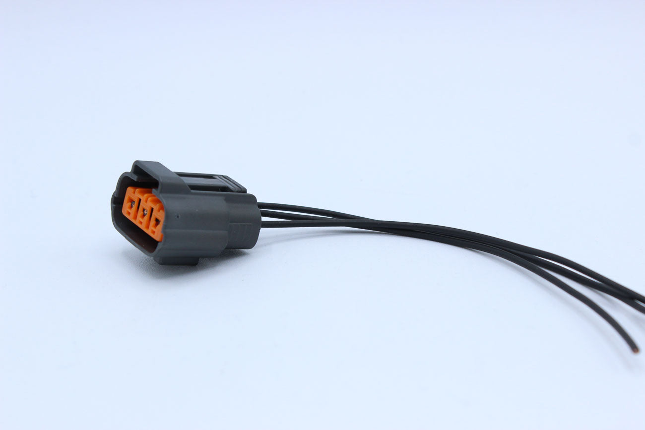 Sumitomo Female DL Gray - 3 Terminal in Style: Flying Lead. Sumitomo DL in Gray. These connectors are typically found in OEM applications and are available as a connector only or as a flying lead. An extra terminal is included with every connector, becaus