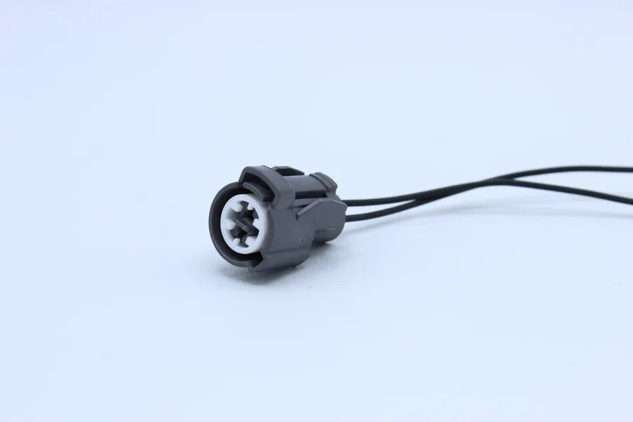 Sumitomo Female HW Gray - 2 Terminal in Style: Connector Only. Sumitomo HW in Gray. These connectors are typically found in OEM applications and are available as a connector only or as a flying lead. An extra terminal is included with every connector, bec