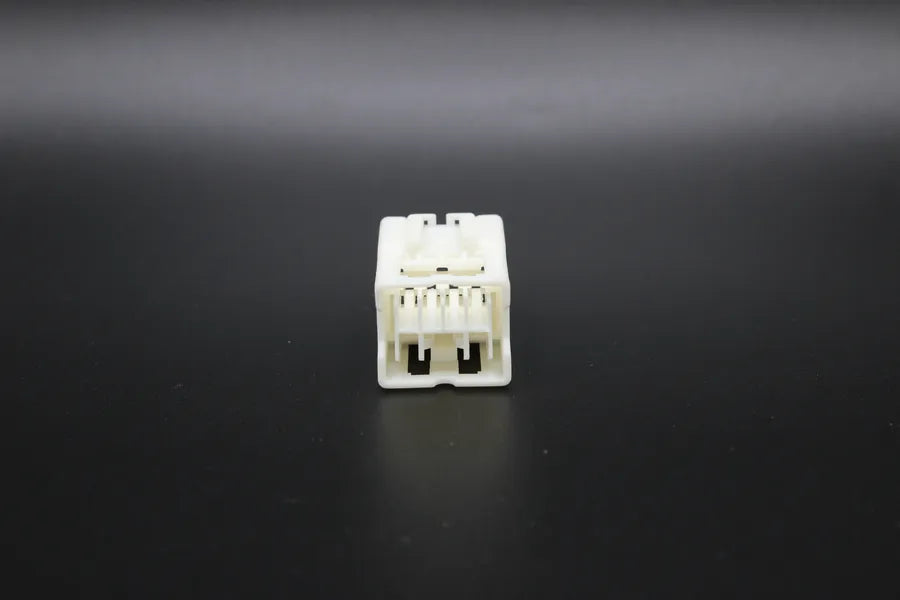 Sumitomo Male 91 White - 6 Terminal in Style: Flying Lead. Sumitomo 91 in White. These connectors are typically found in OEM applications and are available as a connector only or as a flying lead. An extra terminal is included with every connector, becaus