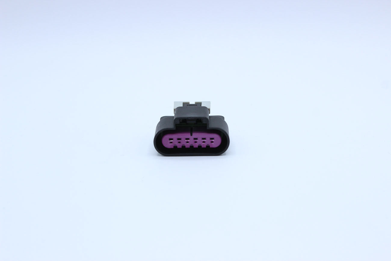 Delphi Female GT150 Black - 6 Terminal in Style: Flying Lead. Delphi GT150 in Black. These connectors are typically found in OEM applications and are available as a connector only or as a flying lead. An extra terminal is included with every connector, be