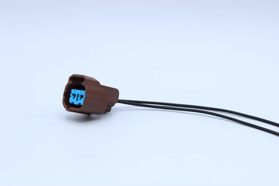 Sumitomo Female HX Brown - 2 Terminal in Style: Connector Only. Sumitomo HX in Brown. These connectors are typically found in OEM applications and are available as a connector only or as a flying lead. An extra terminal is included with every connector, b