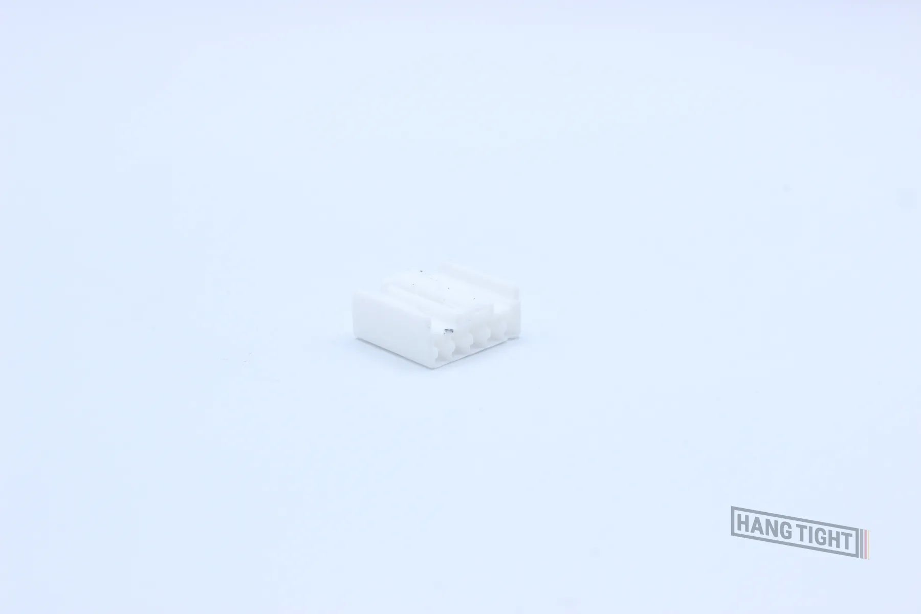 Yazaki Female 040 III White - 5 Terminal in Style: Connector Only. Yazaki 040 III in White. These connectors are typically found in OEM applications and are available as a connector only or as a flying lead. An extra terminal is included with every connec