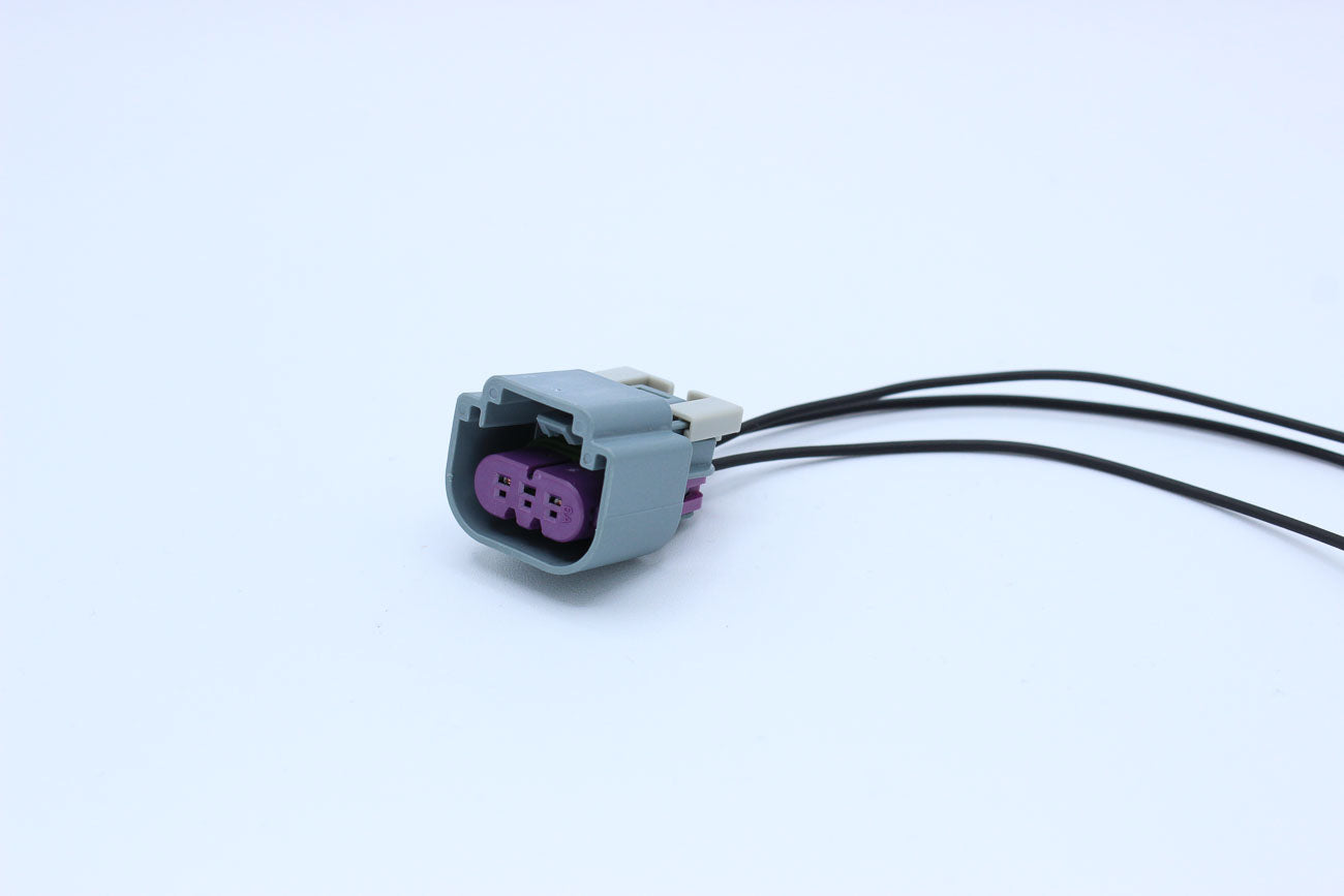 Delphi Female GT150 Grey Code 2 - 3 Terminal in Style: Flying Lead. Delphi GT150 in Grey. These connectors are typically found in OEM applications and are available as a connector only or as a flying lead. An extra terminal is included with every connecto