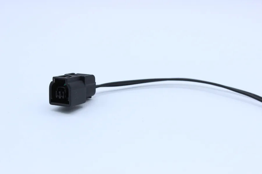 Sumitomo Male HX Black - 1 Terminal in Style: Flying Lead. Sumitomo HX in Black. These connectors are typically found in OEM applications and are available as a connector only or as a flying lead. An extra terminal is included with every connector, becaus