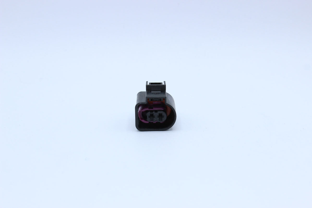 FCI Female HPCS Black - 2 Terminal in Style: Flying Lead. FCI HPCS in Black. These connectors are typically found in OEM applications and are available as a connector only or as a flying lead. An extra terminal is included with every connector, because mi